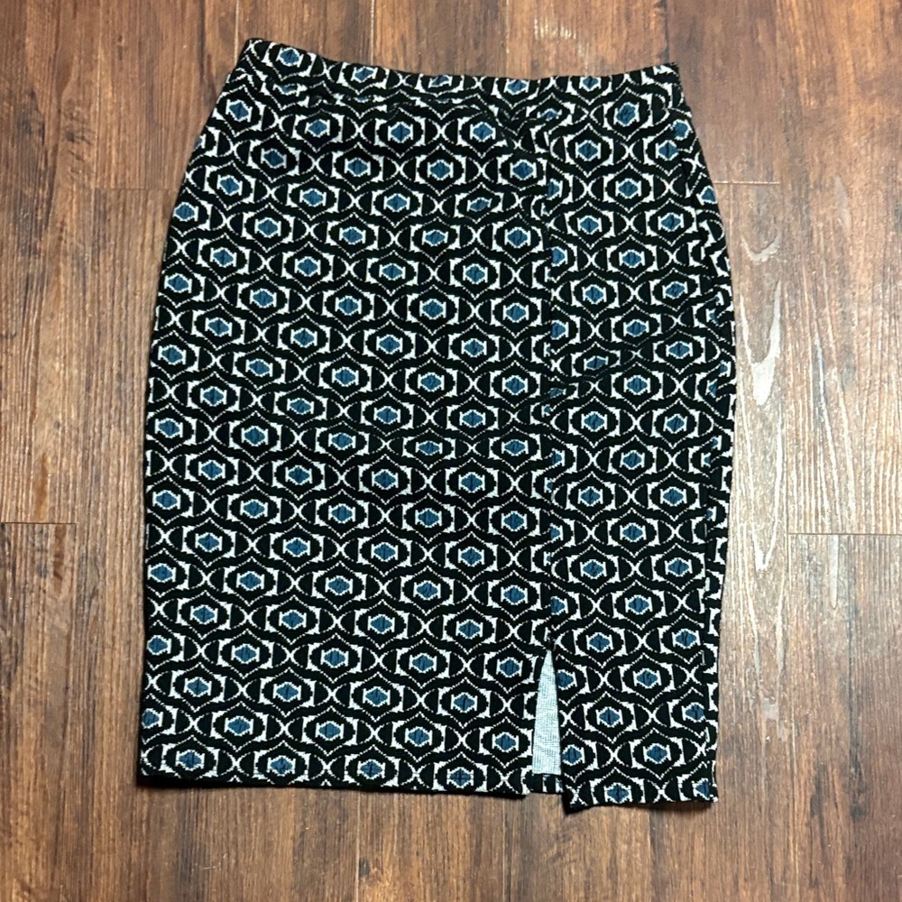 Leota Geometric Patterned Black and Blue Skirt Small